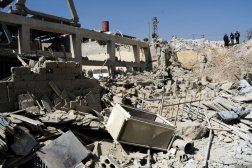 منظر عام يُظهر أضراراً ناجمة عن قصف إسرائيلي في دمشق، سوريا، 7 مارس 2022 (د.ب.أ)